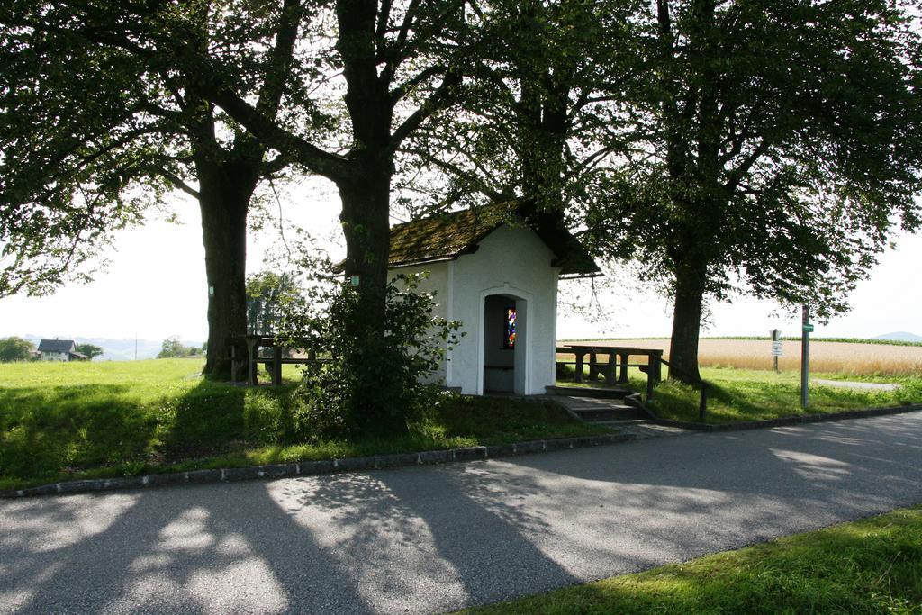 Kirchenwirt Inn Kreuzen  Exterior photo